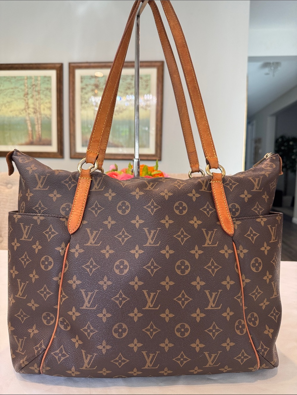 Authentic Louis Vuitton Totally Monogram GM bag - Picture 3 of 16